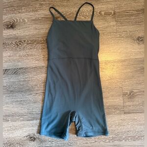 Old Navy PowerLite ADAPTIV Short Bodysuit- 6-in inseam- Cavernous- Size Small